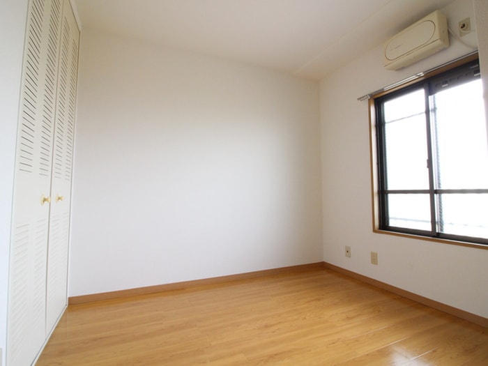 居室 ひかりﾊｲﾂ