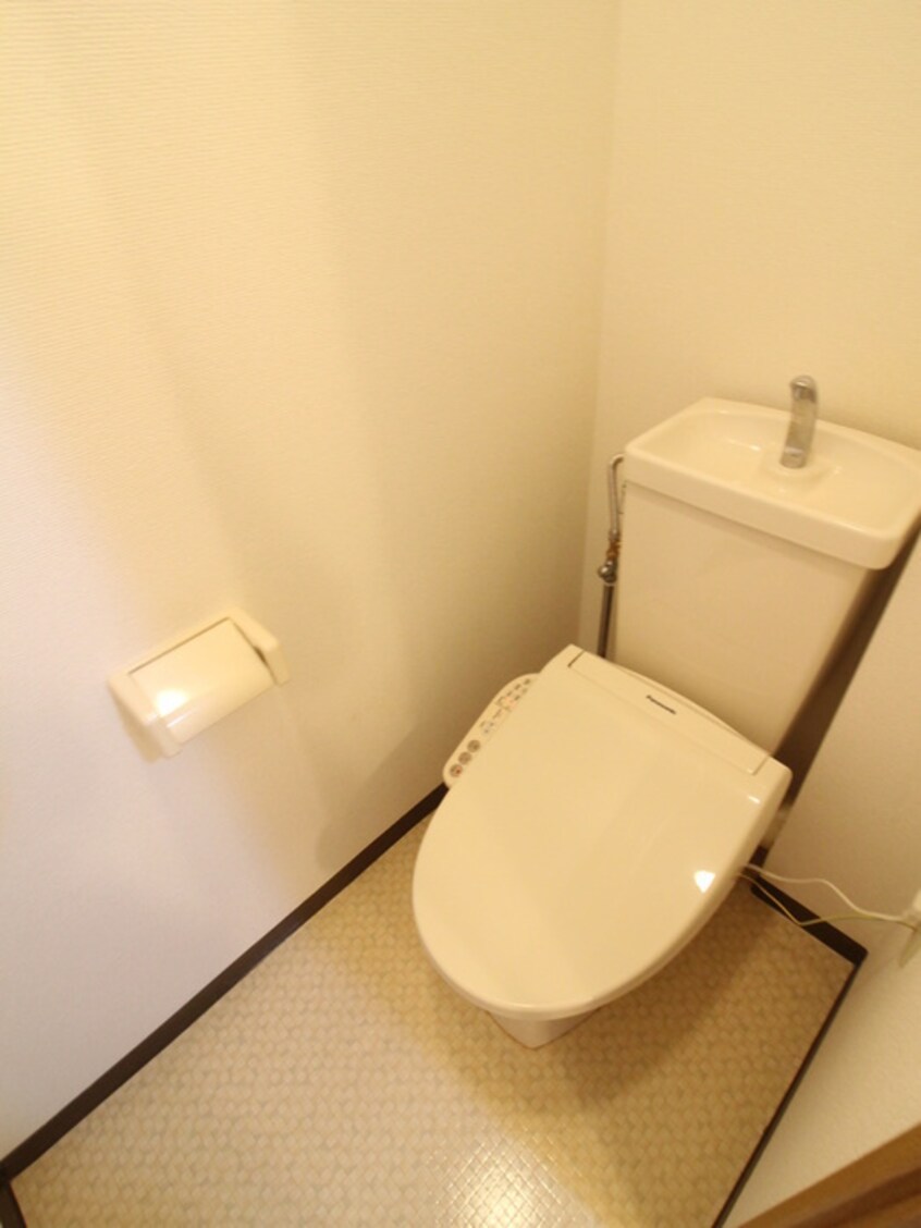 トイレ ひかりﾊｲﾂ