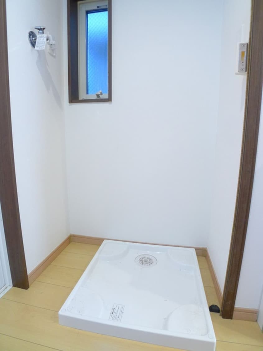 洗濯機置場 ＡＬＥＲＯ　ＫＡＷＡＭＡ