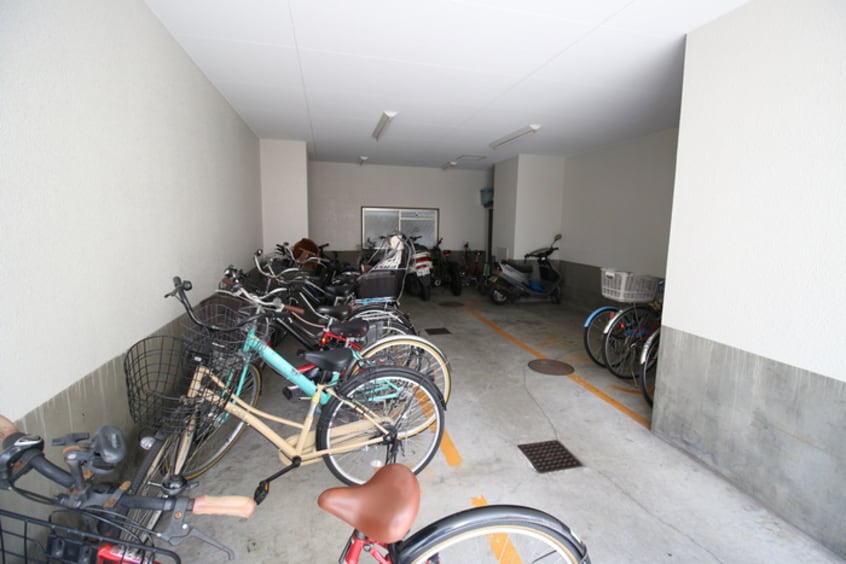 駐輪場 広瀬ハイツ(402)