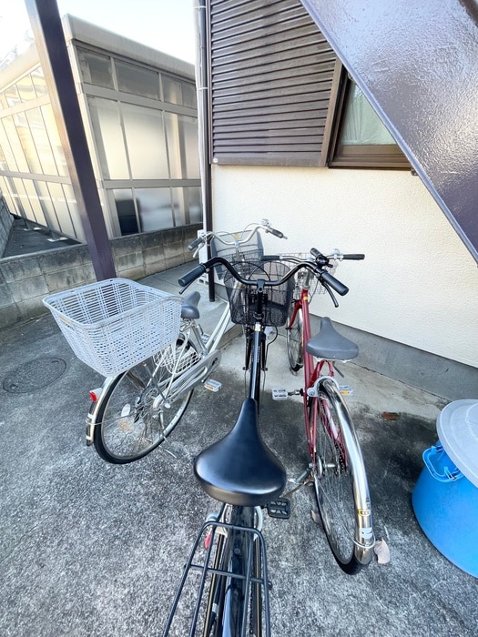 駐輪場 メゾントミタ