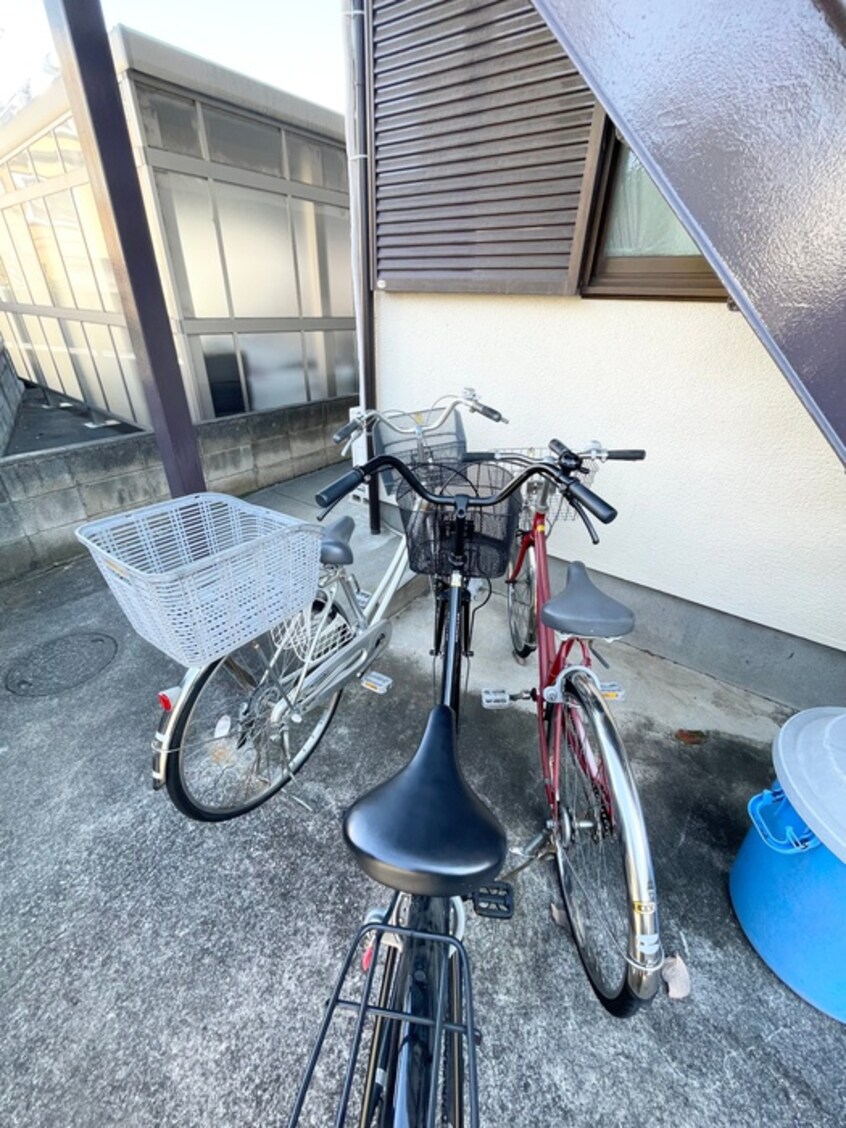 駐輪場 メゾントミタ