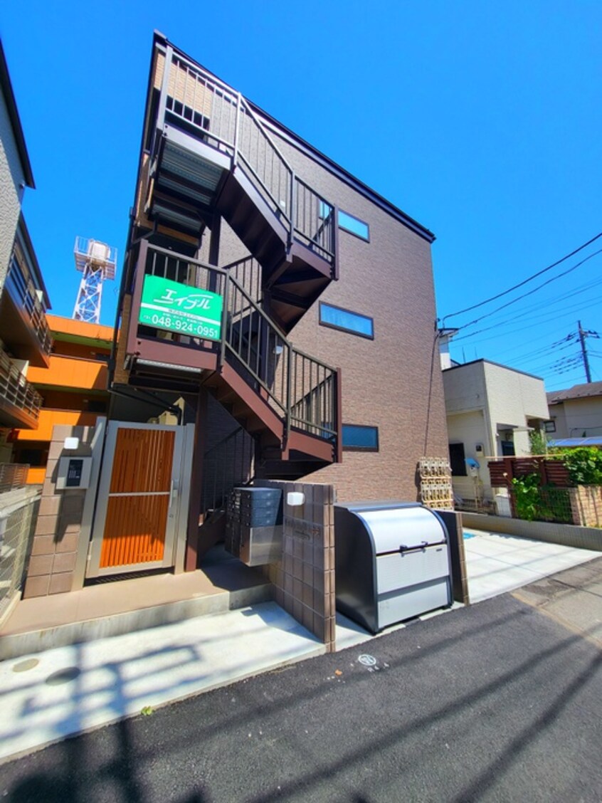 外観写真 EMBELLIR草加中央