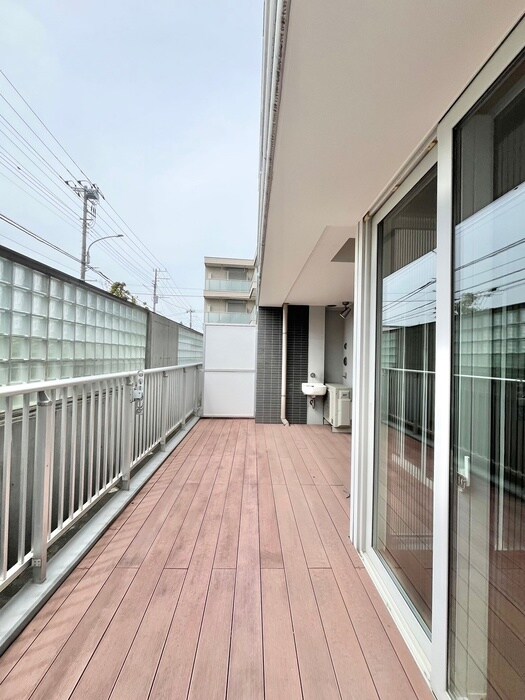 ベランダ・バルコニー フィ－ルド川和