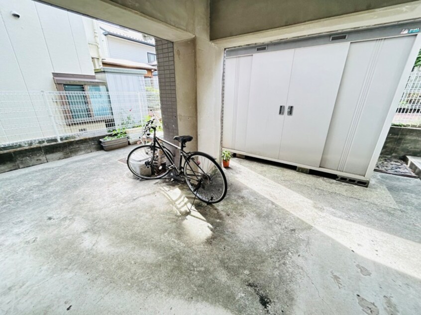 駐輪場 ｸﾞﾘ-ﾝｸﾞﾚｲｽ松本