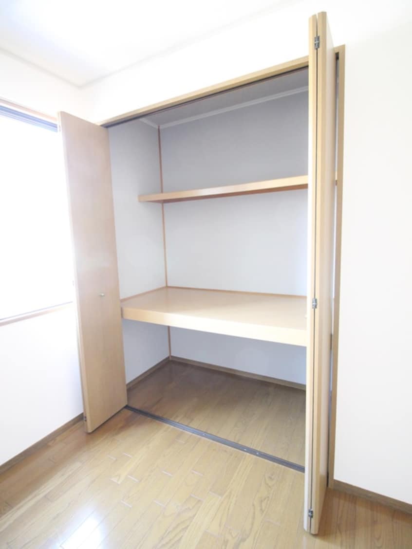 収納 アベニ－ルⅢ