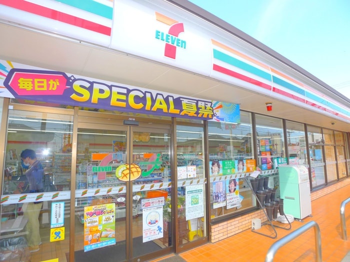 セブンイレブン(コンビニ)まで300m Ｋハイツ