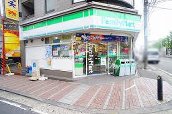 ファミリーマート横浜天王町店(コンビニ)まで230m 近藤荘