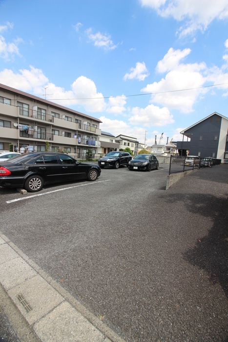 駐車場 ロ－タス２