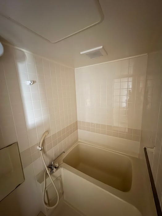 バス／シャワールーム等 ロ－タス２