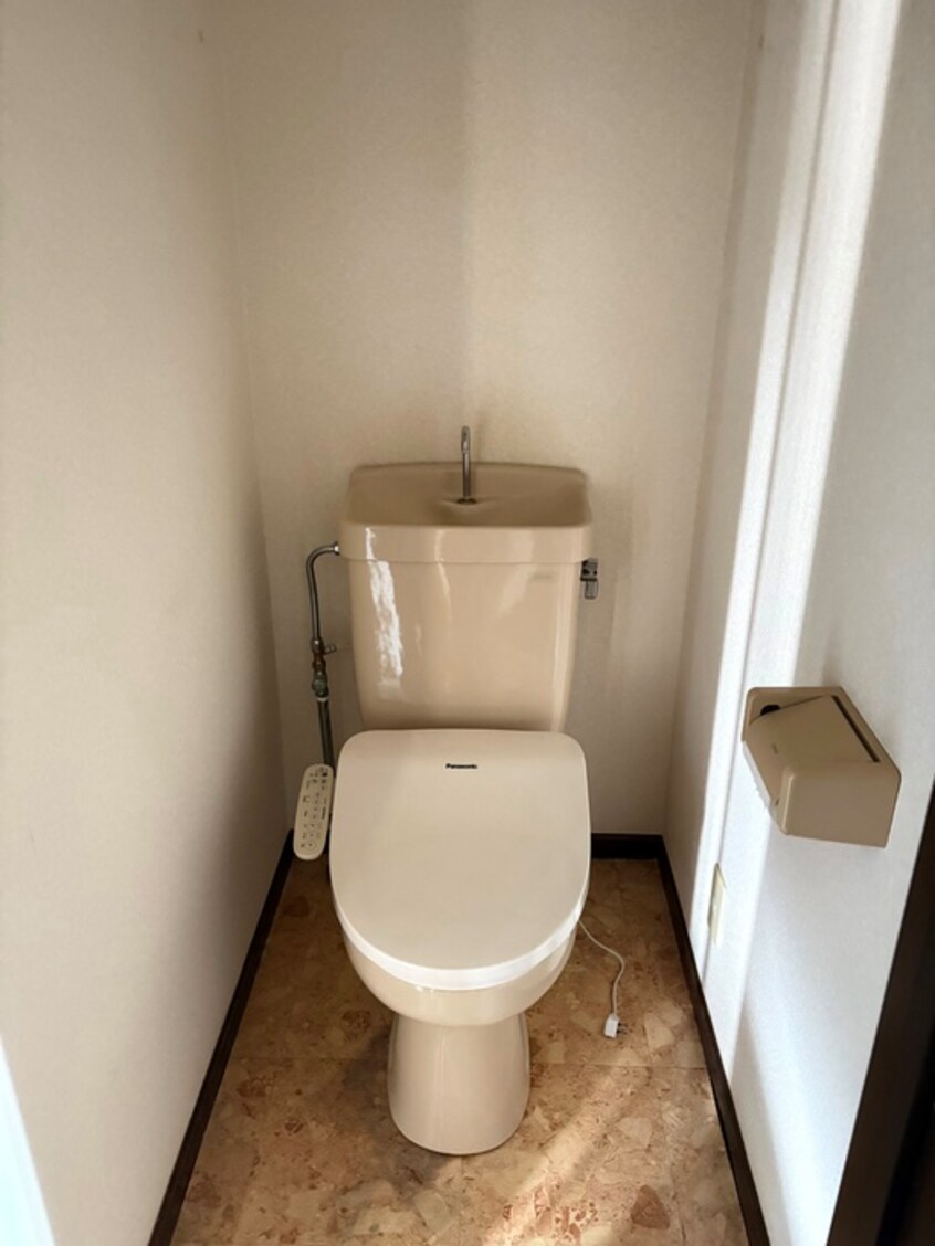 トイレ ロ－タス２