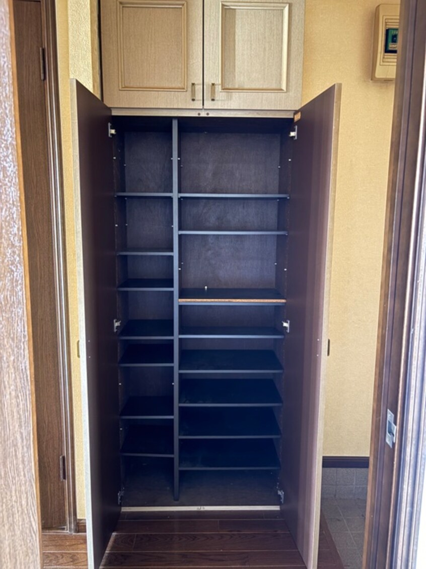 靴箱 ロ－タス２