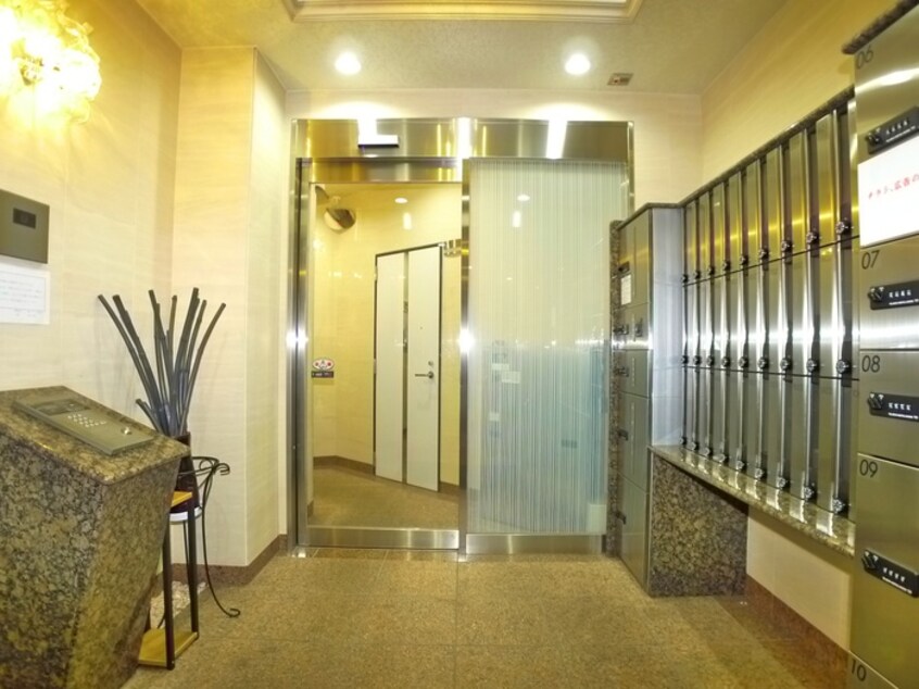 エントランス部分 アルビオン・ソレイユ