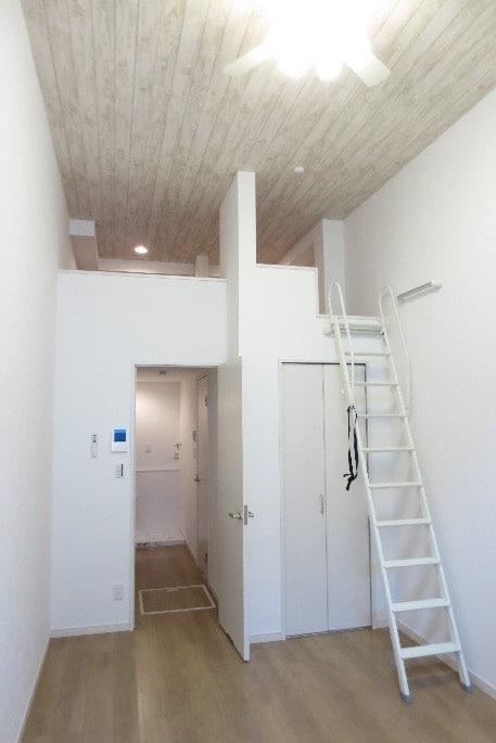 居室 アザ－レ多摩美