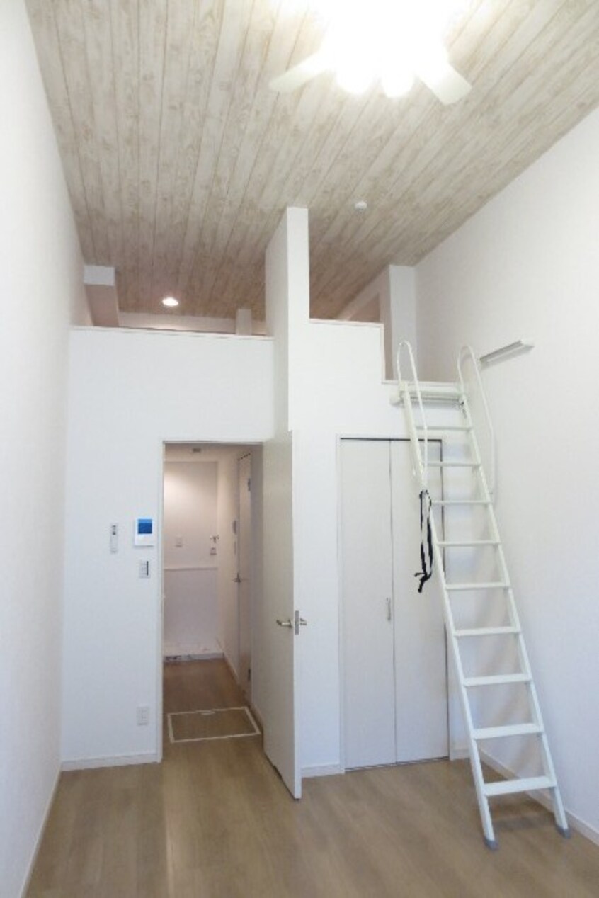 居室 アザ－レ多摩美