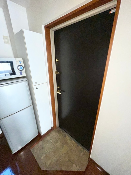 玄関 レイロ－ズビル