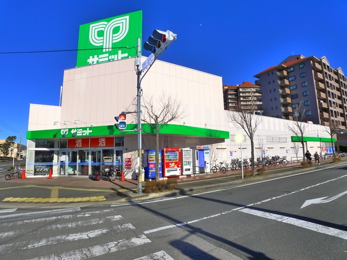 サミット(スーパー)まで370m グランシャリオ