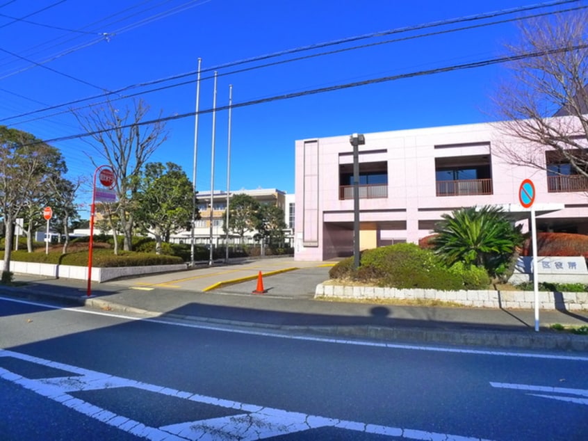 花見川区役所(役所)まで370m グランシャリオ