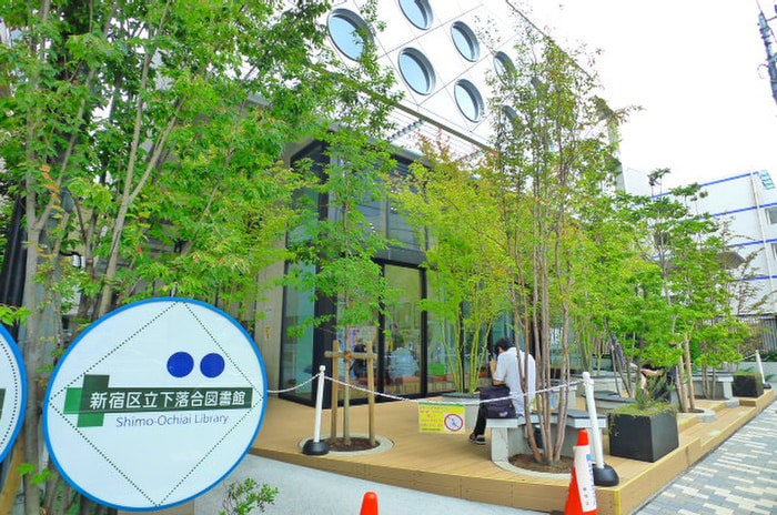 下落合図書館(図書館)まで257m 佐藤マンション