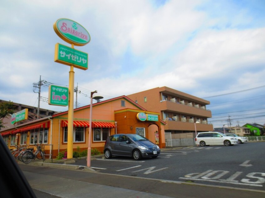 サイゼリア(その他飲食（ファミレスなど）)まで431m ウイング　コ－ト