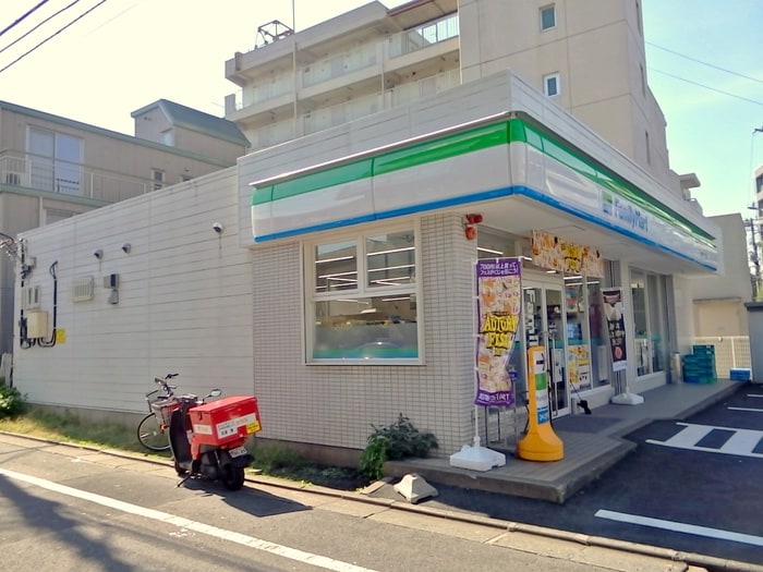 ファミリーマート碑文谷一丁目店(コンビニ)まで253m 碑文谷日東(1Ｆ・2Ｆ)