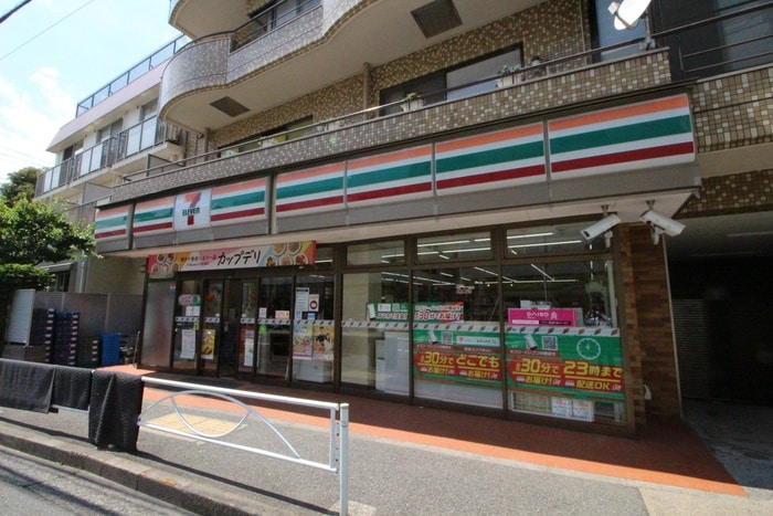 セブンイレブン清水池店(コンビニ)まで393m 碑文谷日東(1Ｆ・2Ｆ)