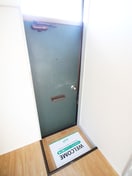 玄関 サンロ－ズ