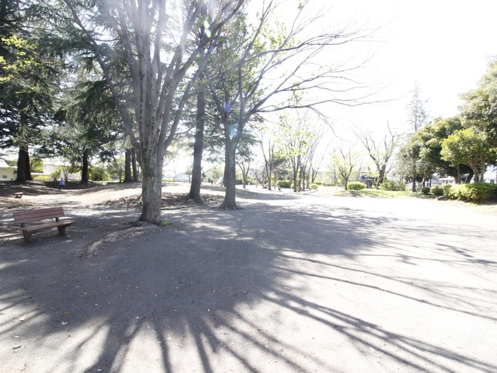 つつじが丘第四公園(公園)まで130m エムガーデン