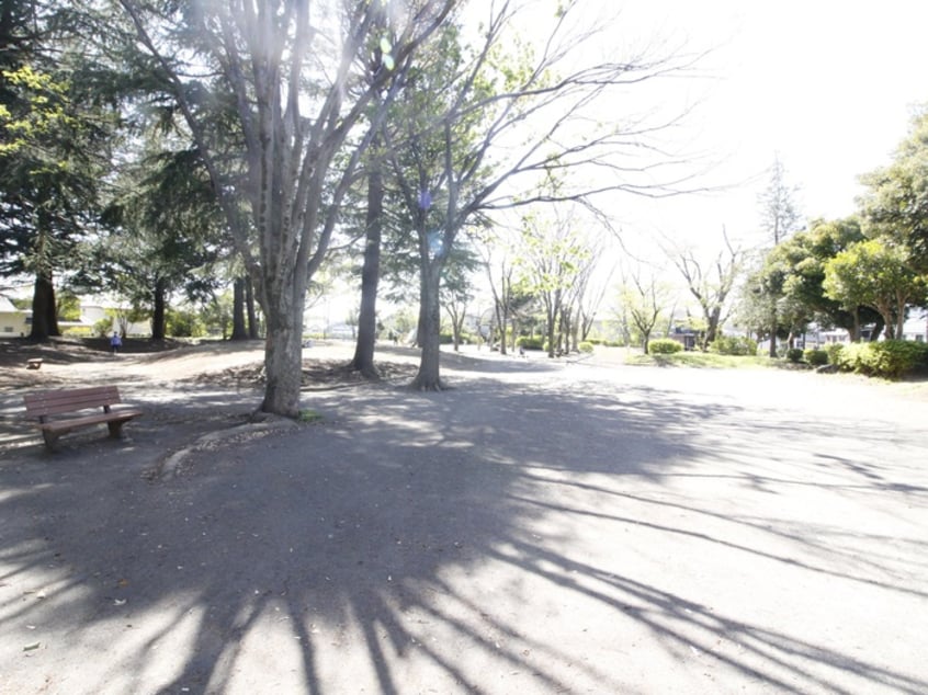 つつじが丘第四公園(公園)まで130m エムガーデン