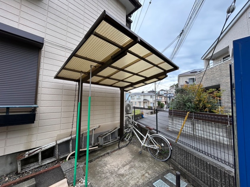 駐輪場 グレイスコ－ト