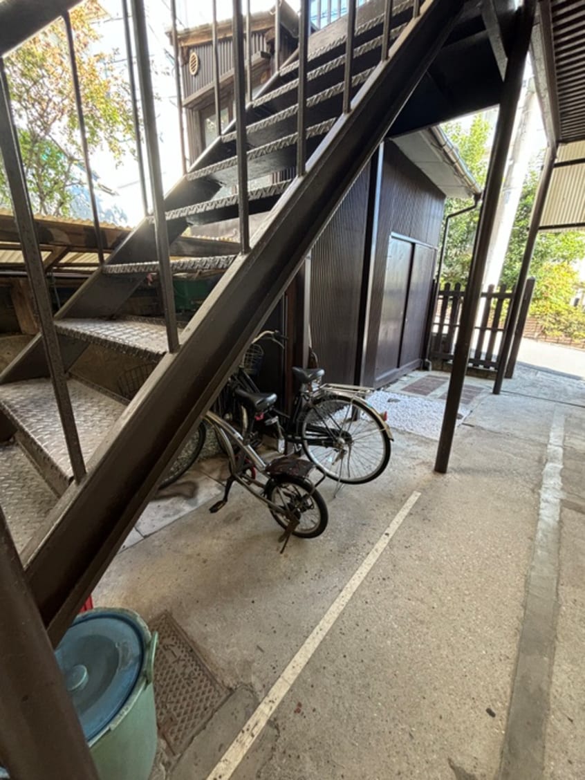 駐輪場 メゾンタケ