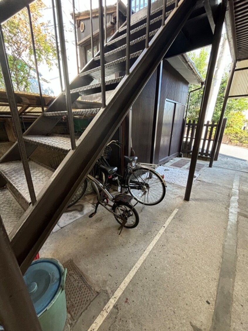 駐輪場 メゾンタケ