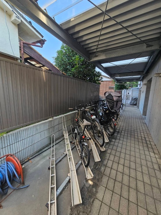 駐輪場 Refuge Haruru Tower
