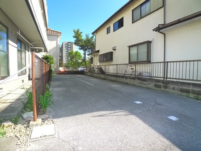 駐車場 トリヴァンベール大野