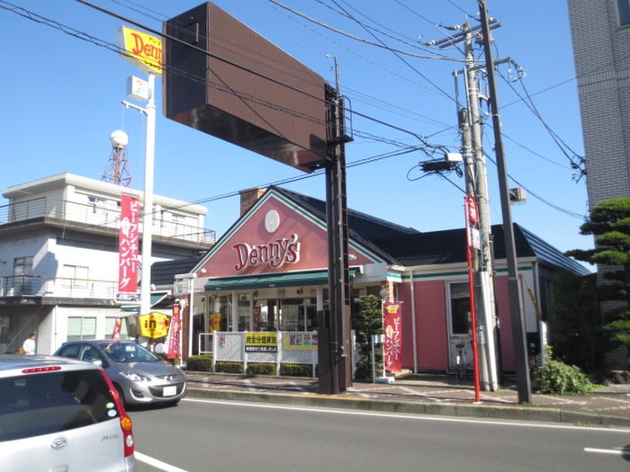 デニーズ小田原荻窪店(その他飲食（ファミレスなど）)まで700m 高橋貸家2号棟