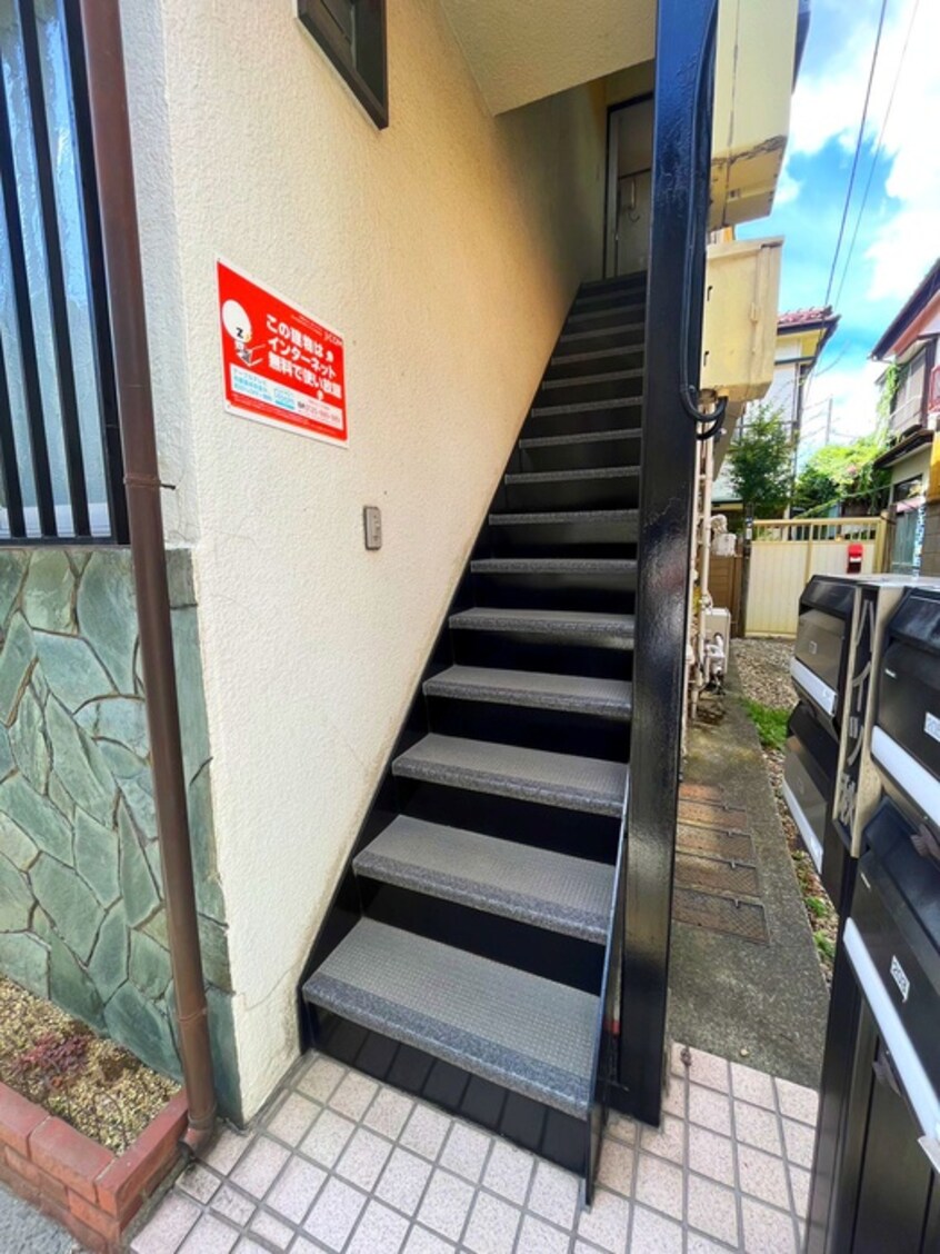 エントランス部分 ハイツ秋