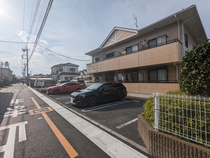 駐車場 フィオリ－レ