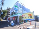 ファミリーマート(コンビニ)まで550m マロンハイツ