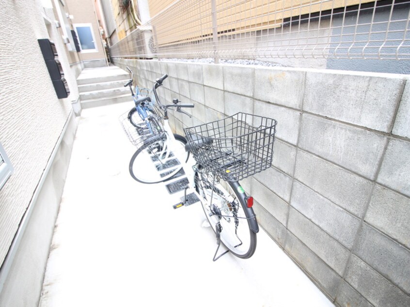 駐輪場 リュクスカーサ中野