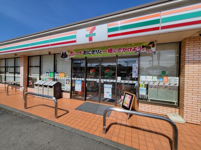 セブンイレブン(コンビニ)まで565m 関口グリーンハイツA