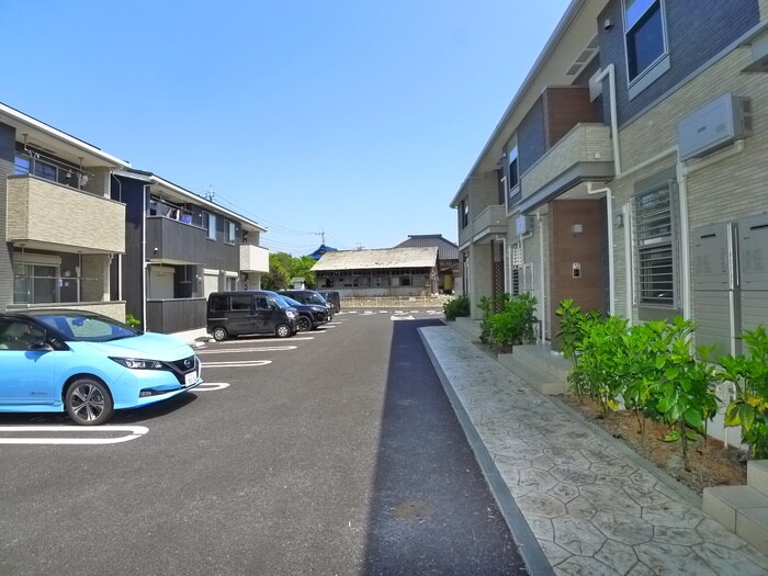 駐車場 ミルフィーユ