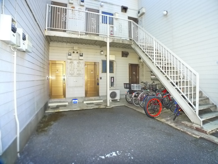 エントランス部分 エムシャトーハイツ