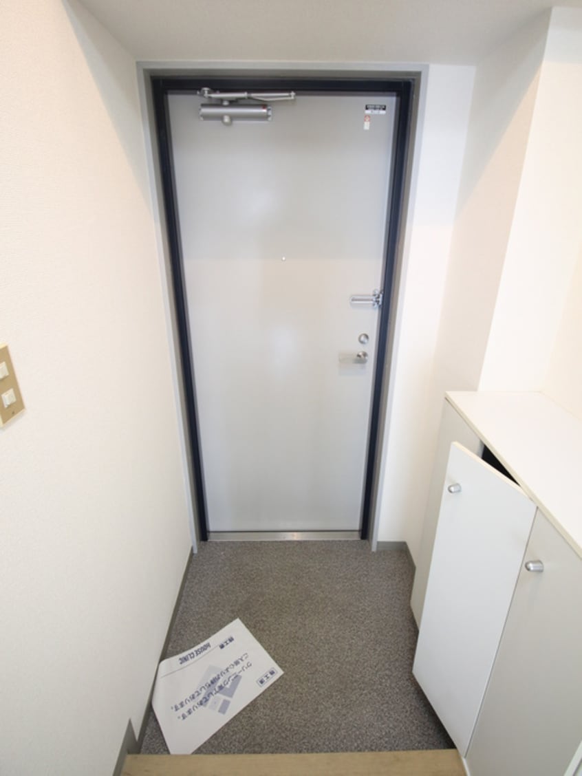 玄関 Moonshiny参番館