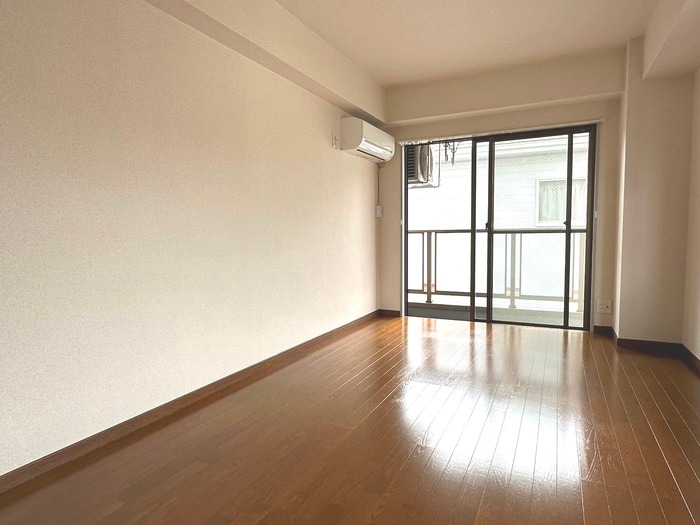 居室 Moonshiny参番館