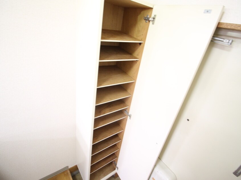 収納 町屋パークサイド居串