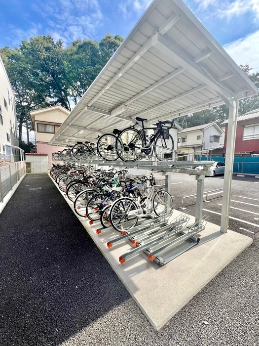 駐輪場 Roots新都心