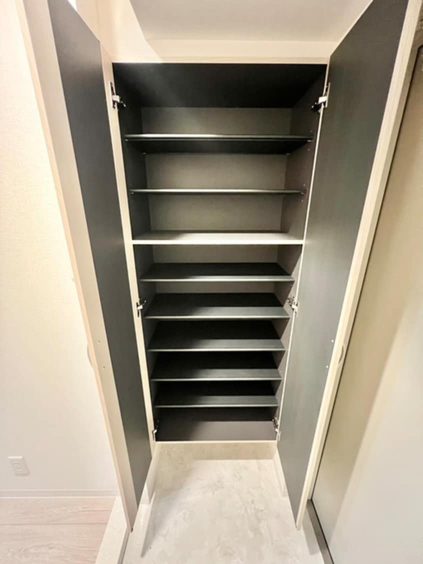 靴箱 Roots新都心