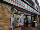セブンイレブン(コンビニ)まで300m ﾗｲｵﾝｽﾞﾏﾝｼｮﾝ亀戸中央公園（302）
