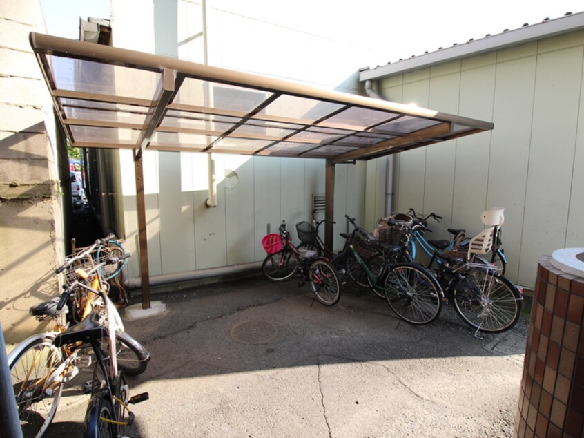 駐輪場 インペリアル本丸