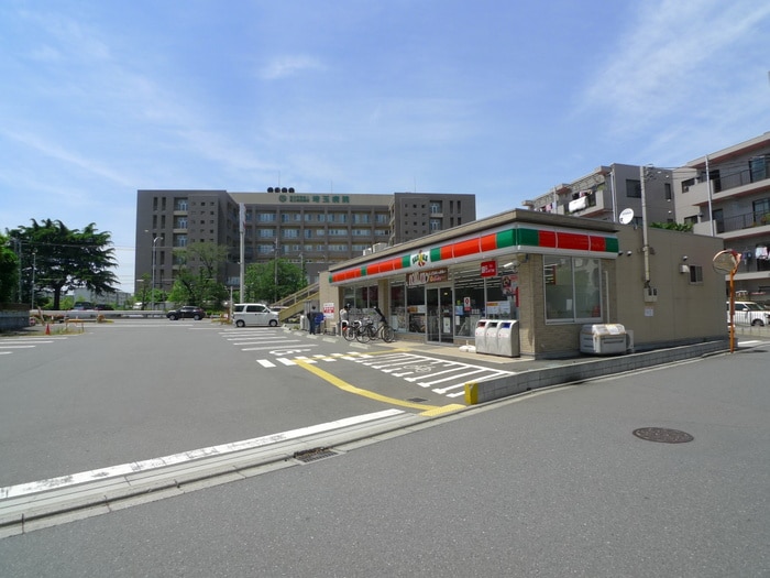 サンクス(コンビニ)まで484m インペリアル本丸